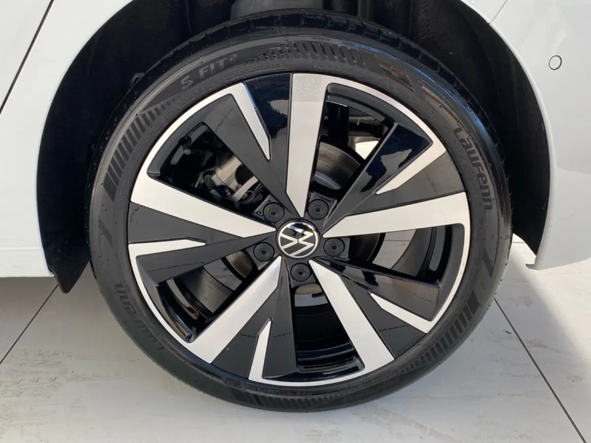 Volkswagen Golf nuova a Lodi (10)