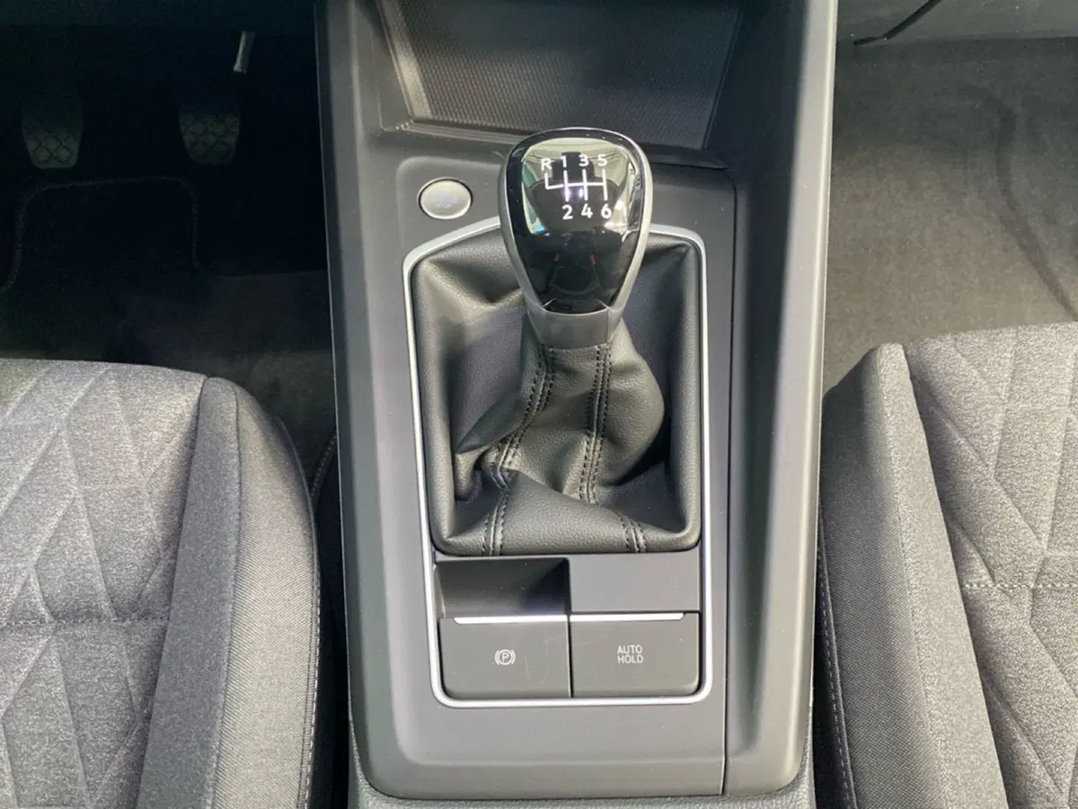 Volkswagen Golf nuova a Lodi (11)