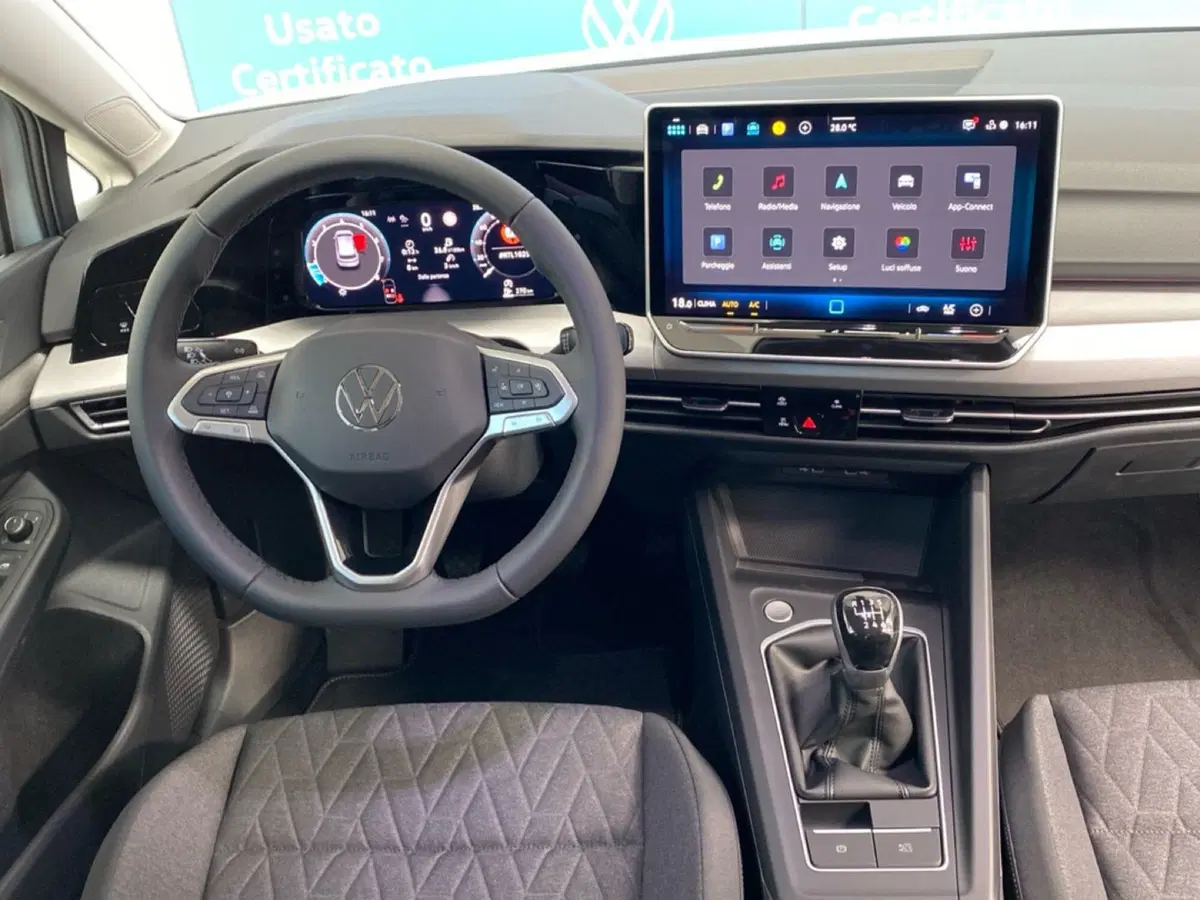 Volkswagen Golf nuova a Lodi (8)