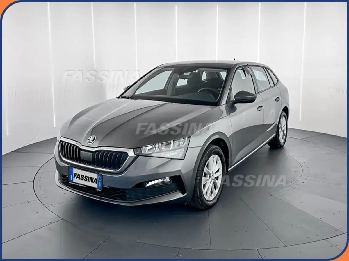 Skoda Scala usata a Milano (3)