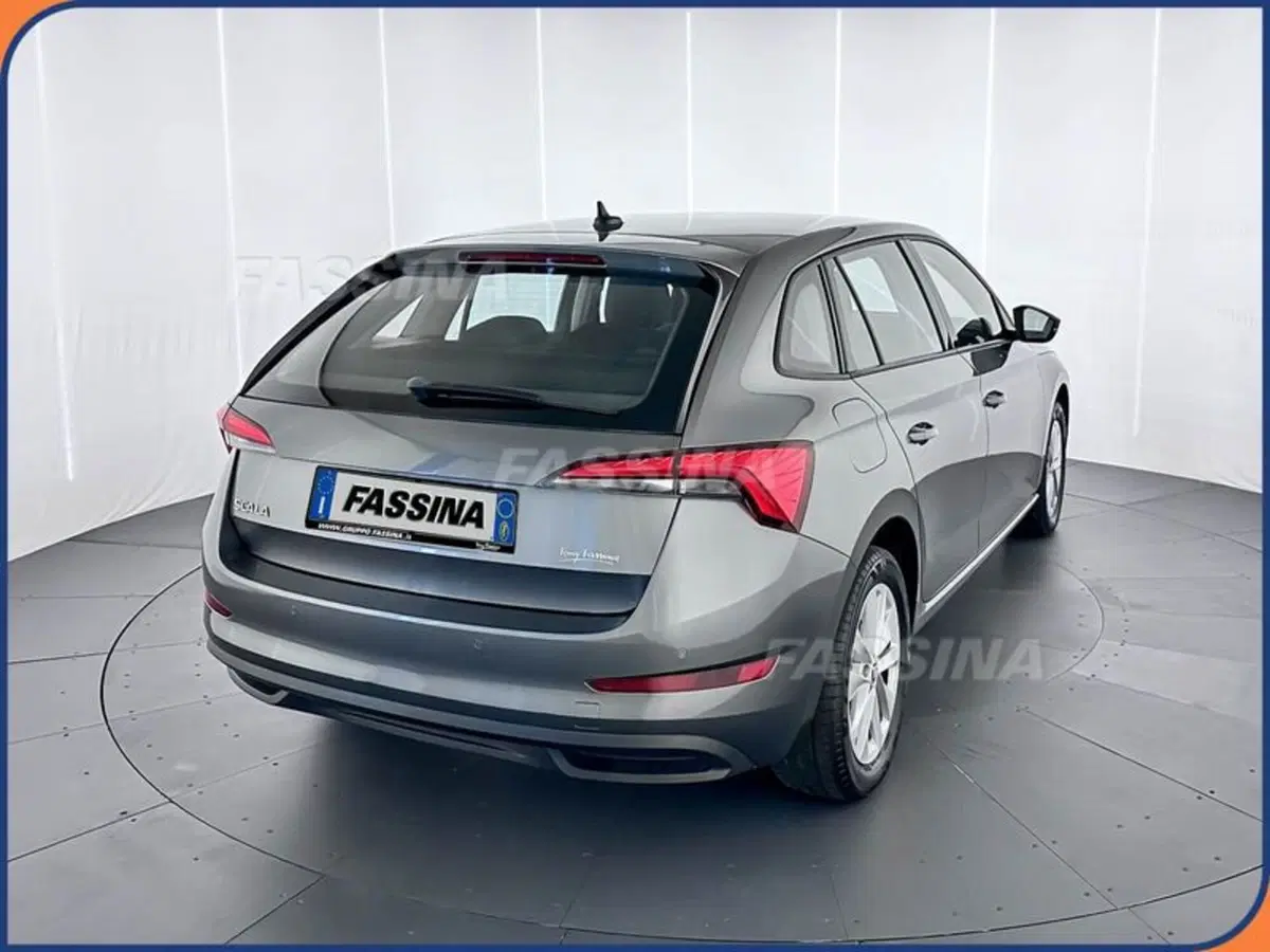 Skoda Scala usata a Milano (6)