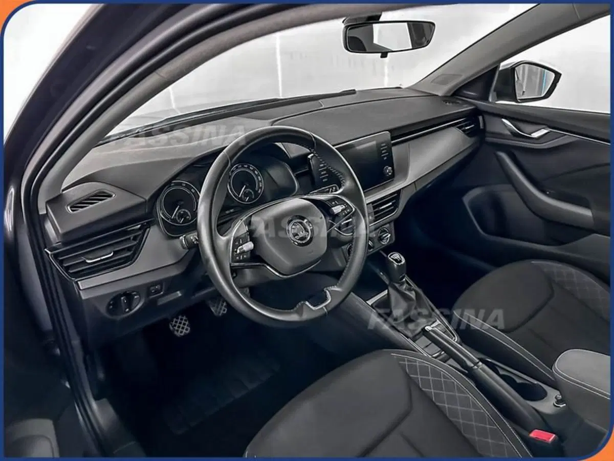 Skoda Scala usata a Milano (9)