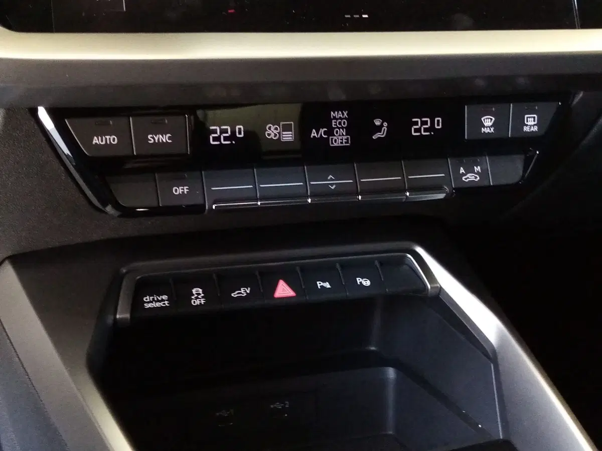 Audi A3 Sportback nuova a Bari (9)