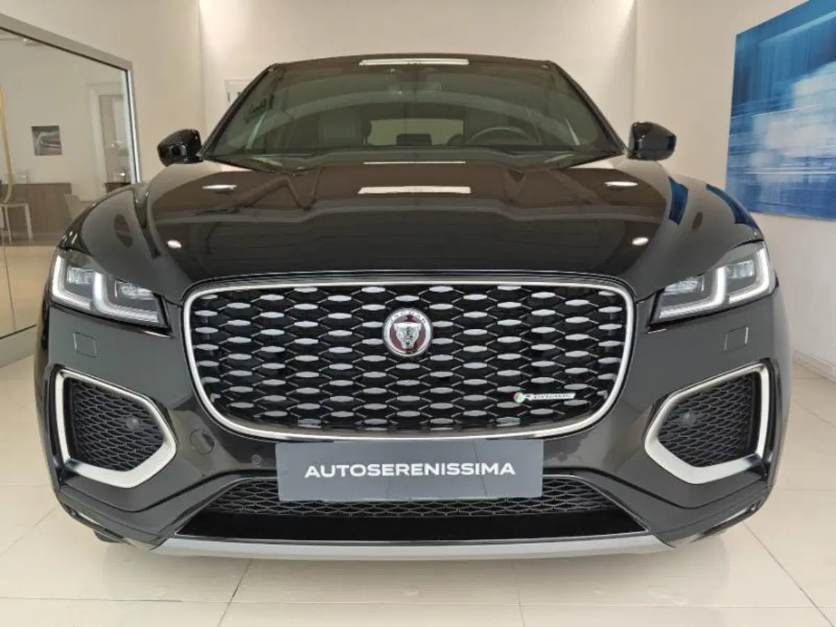 Jaguar F-Pace usata a Venezia (12)