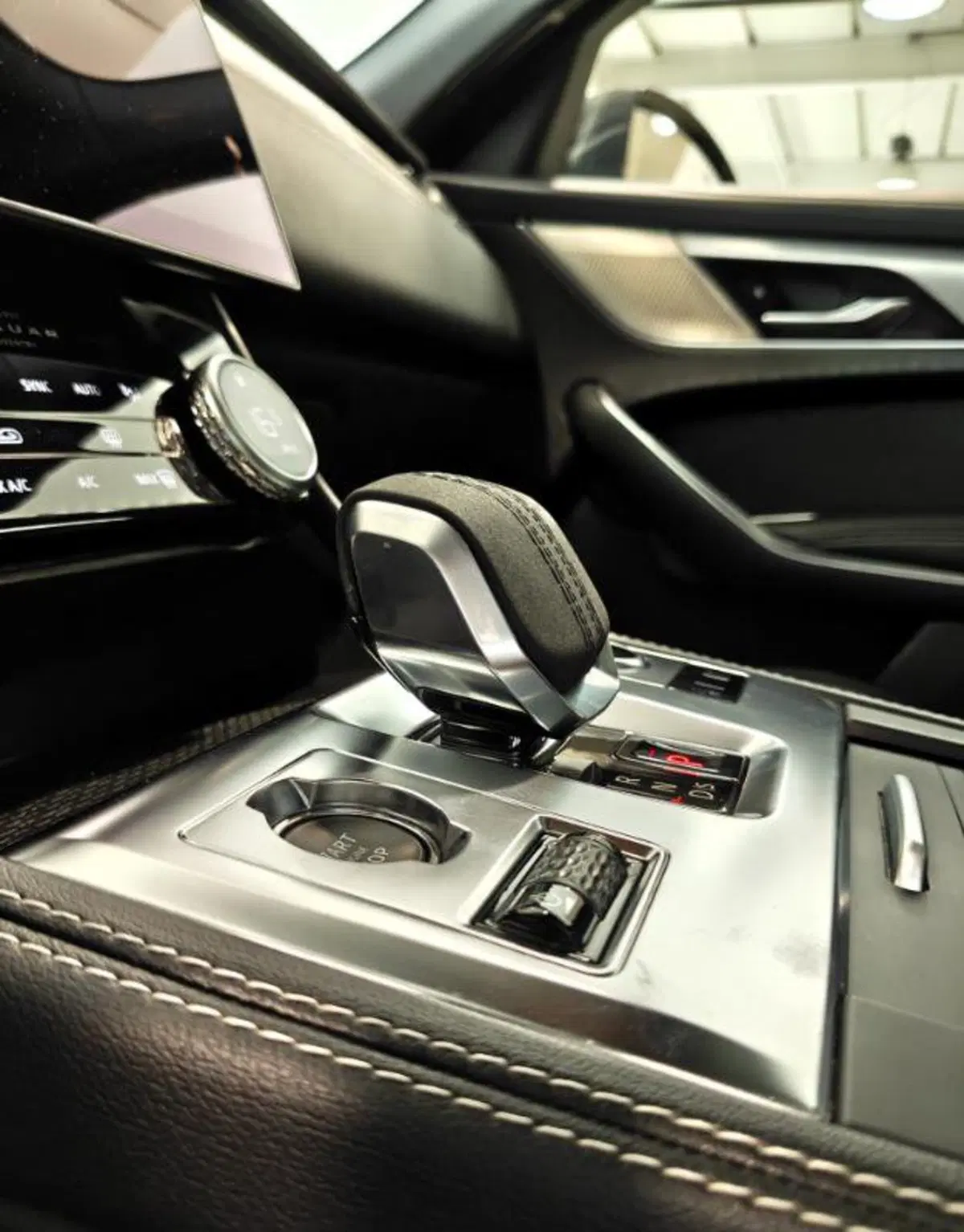 Jaguar F-Pace usata a Venezia (14)