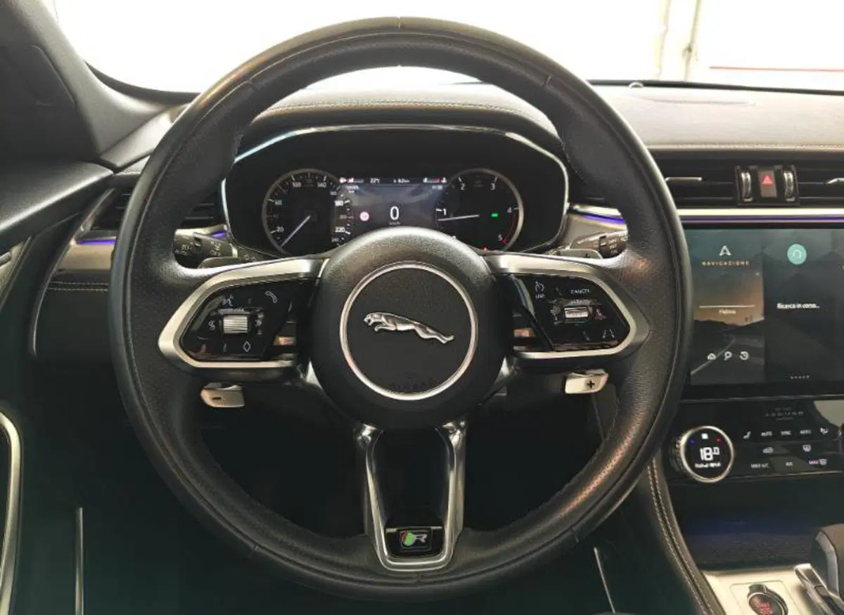 Jaguar F-Pace usata a Venezia (15)