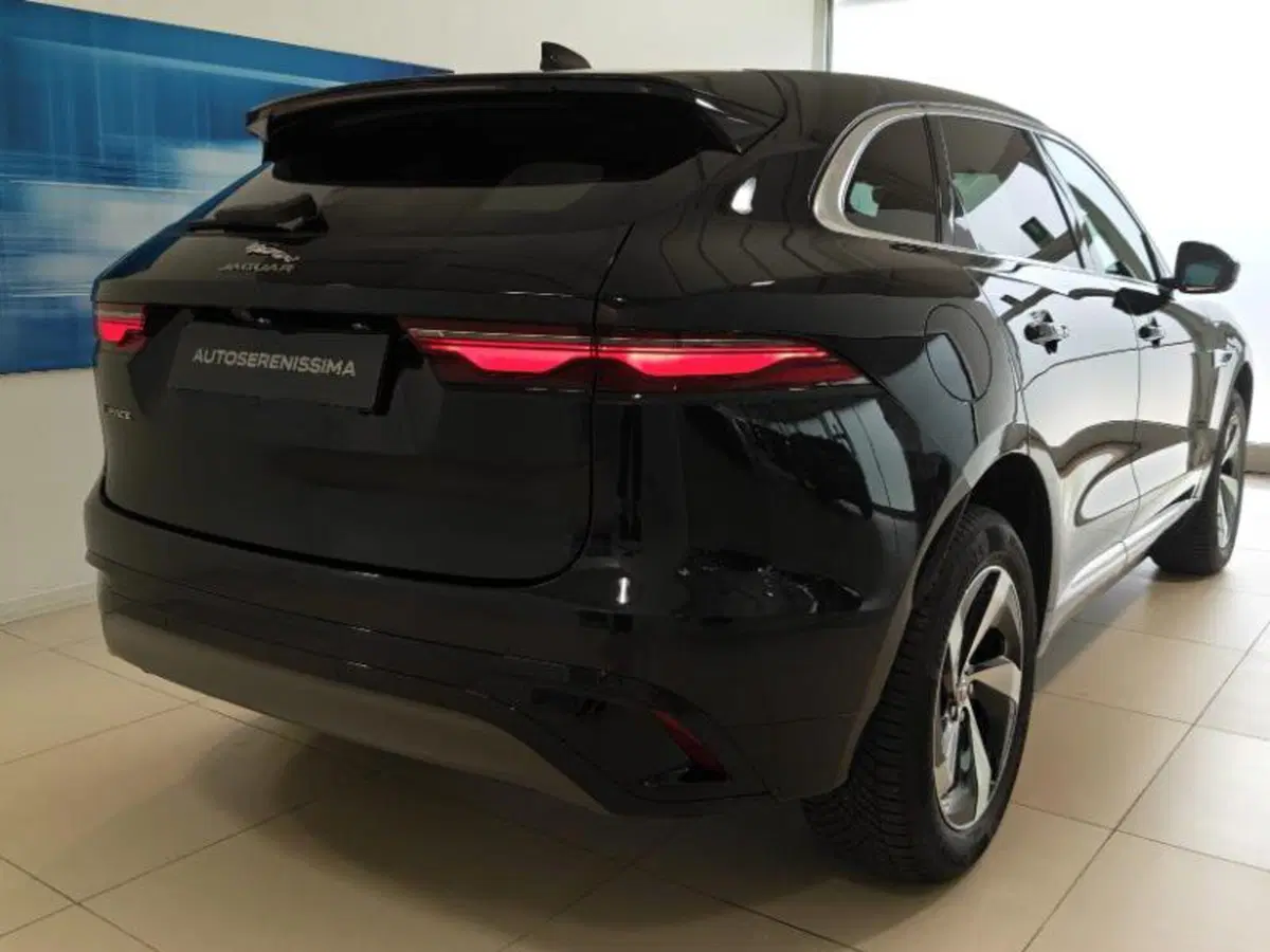 Jaguar F-Pace usata a Venezia (18)