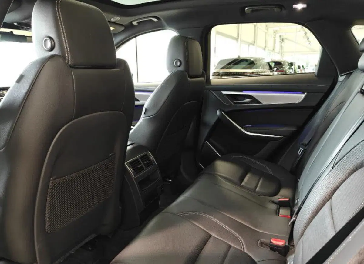 Jaguar F-Pace usata a Venezia (3)