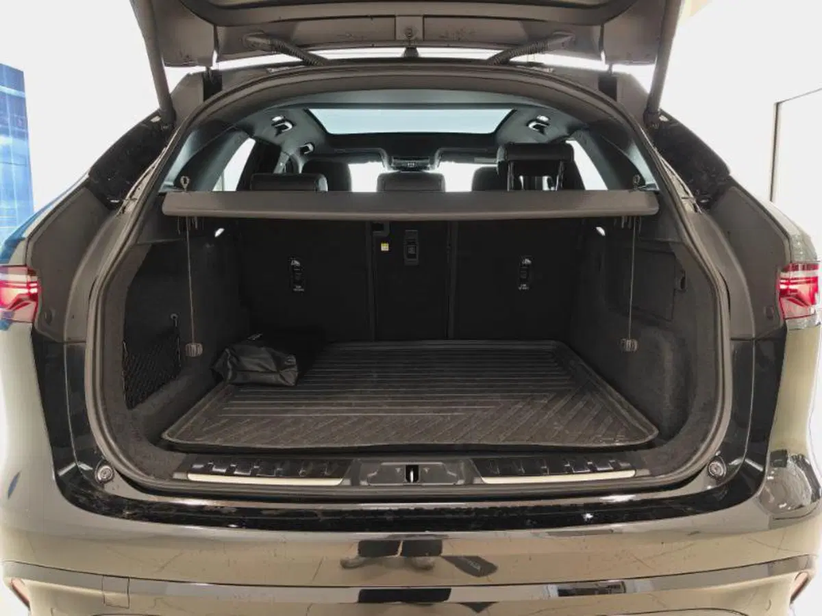 Jaguar F-Pace usata a Venezia (6)