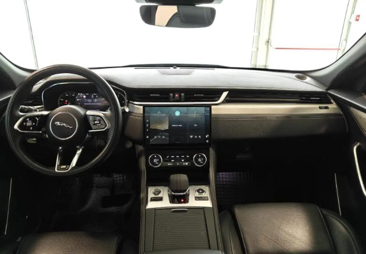 Jaguar F-Pace usata a Venezia (8)