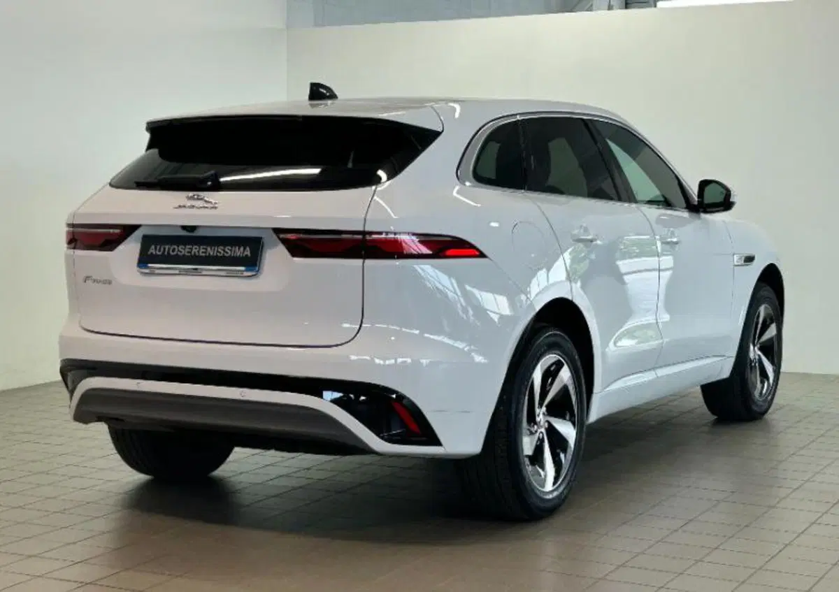 Jaguar F-Pace usata a Venezia (5)