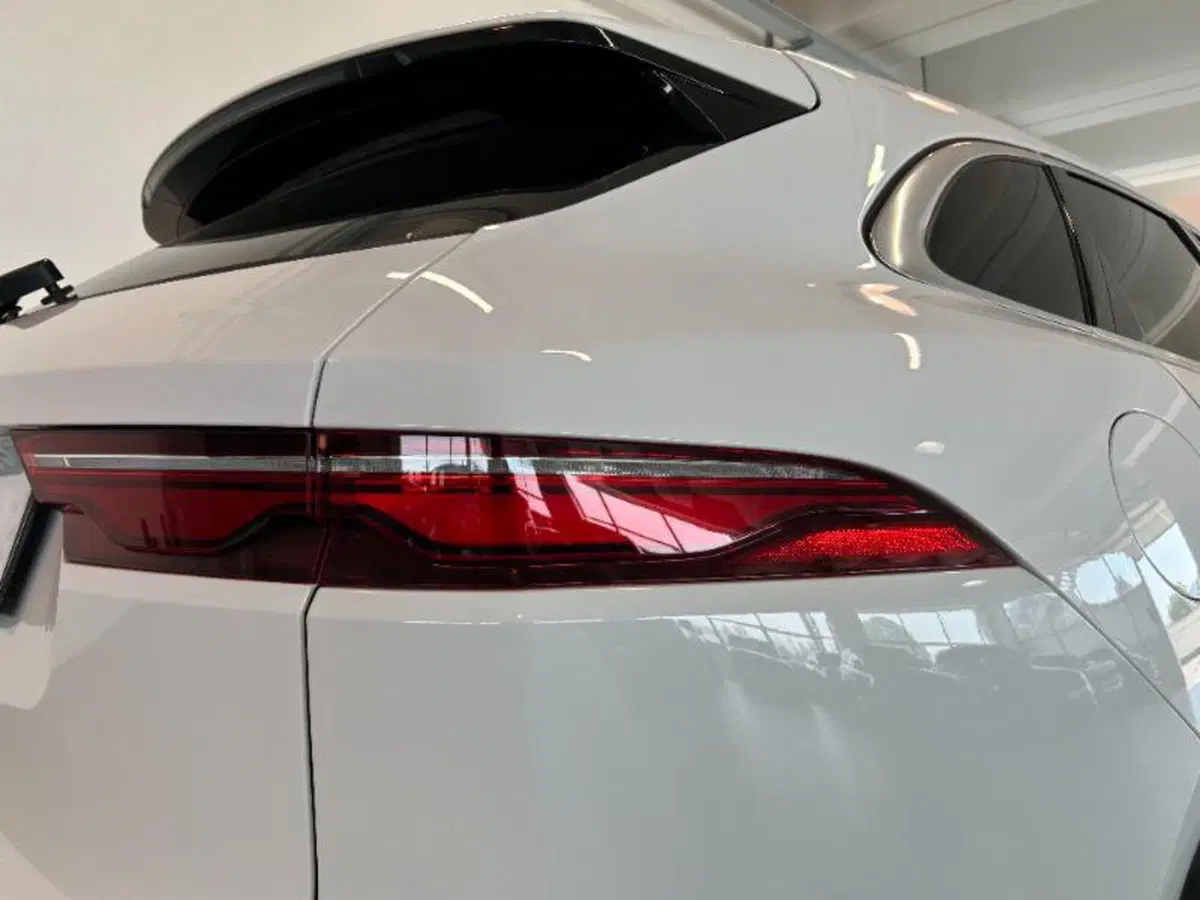 Jaguar F-Pace usata a Venezia (6)