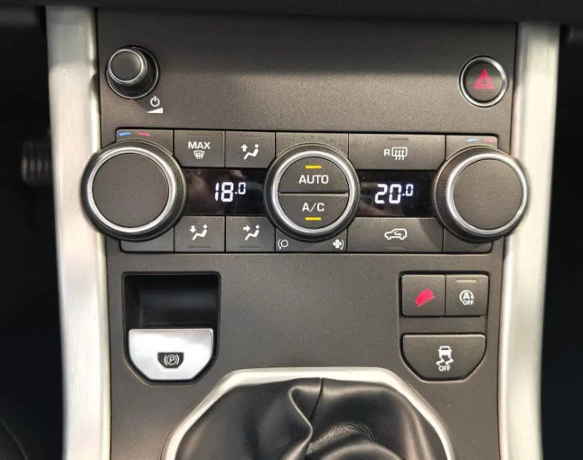 Land Rover Range Rover Evoque usata a Venezia (11)