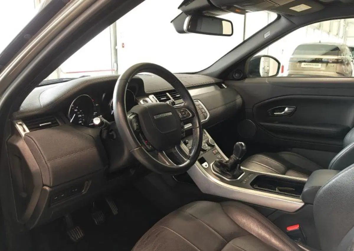 Land Rover Range Rover Evoque usata a Venezia (2)