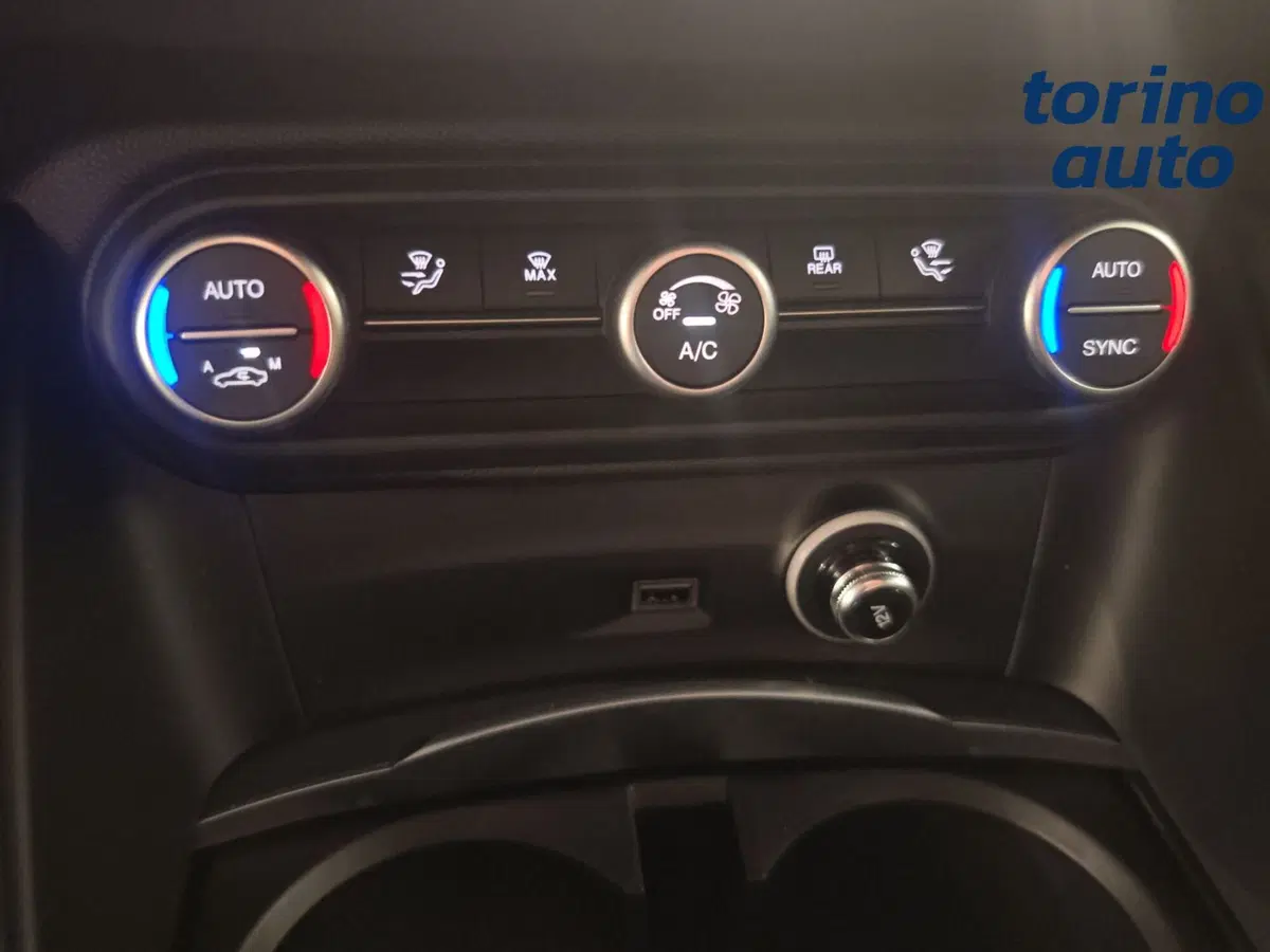 Alfa Romeo Stelvio nuova a Torino (15)