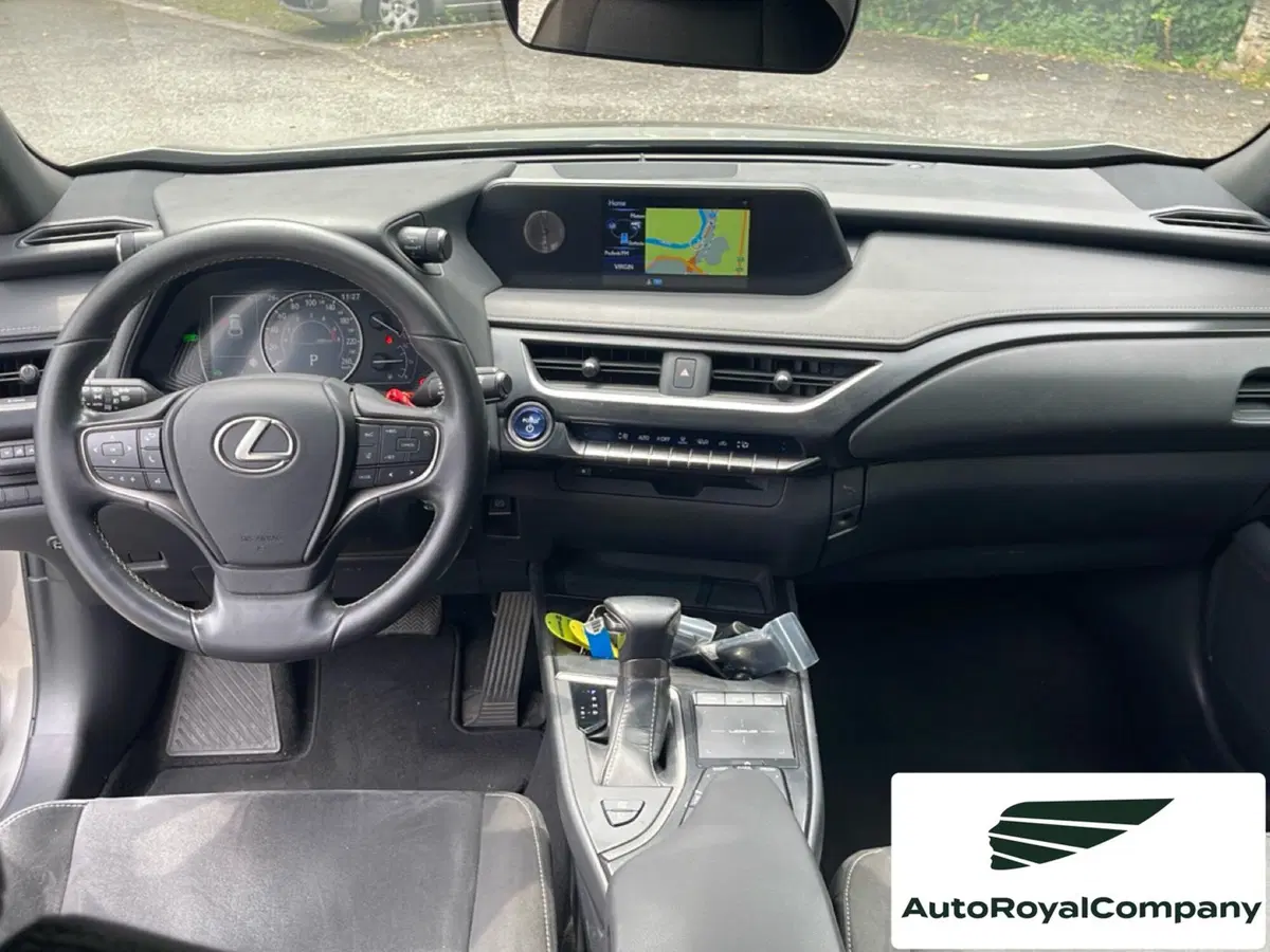 Lexus UX usata a Roma (12)