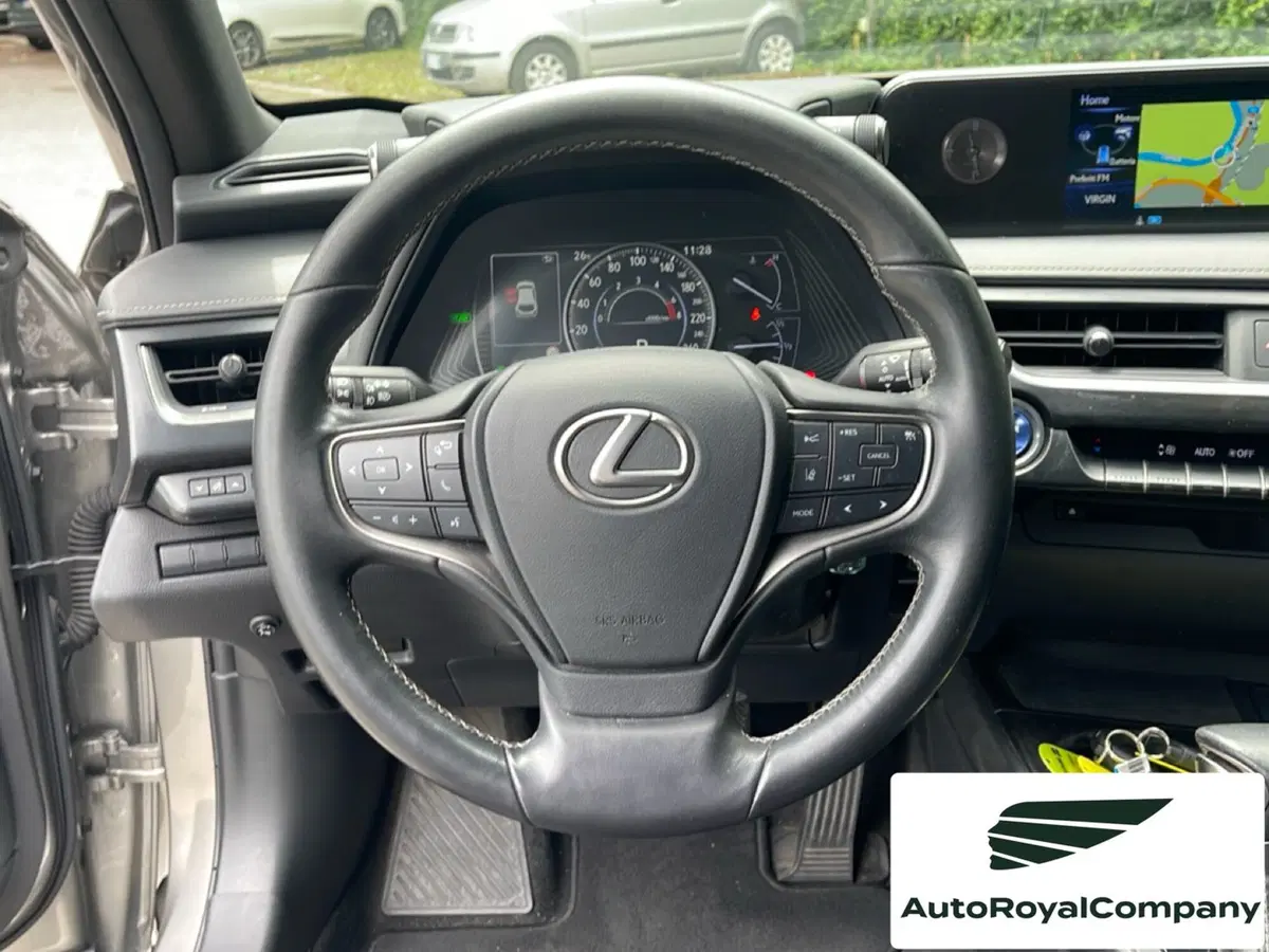 Lexus UX usata a Roma (13)