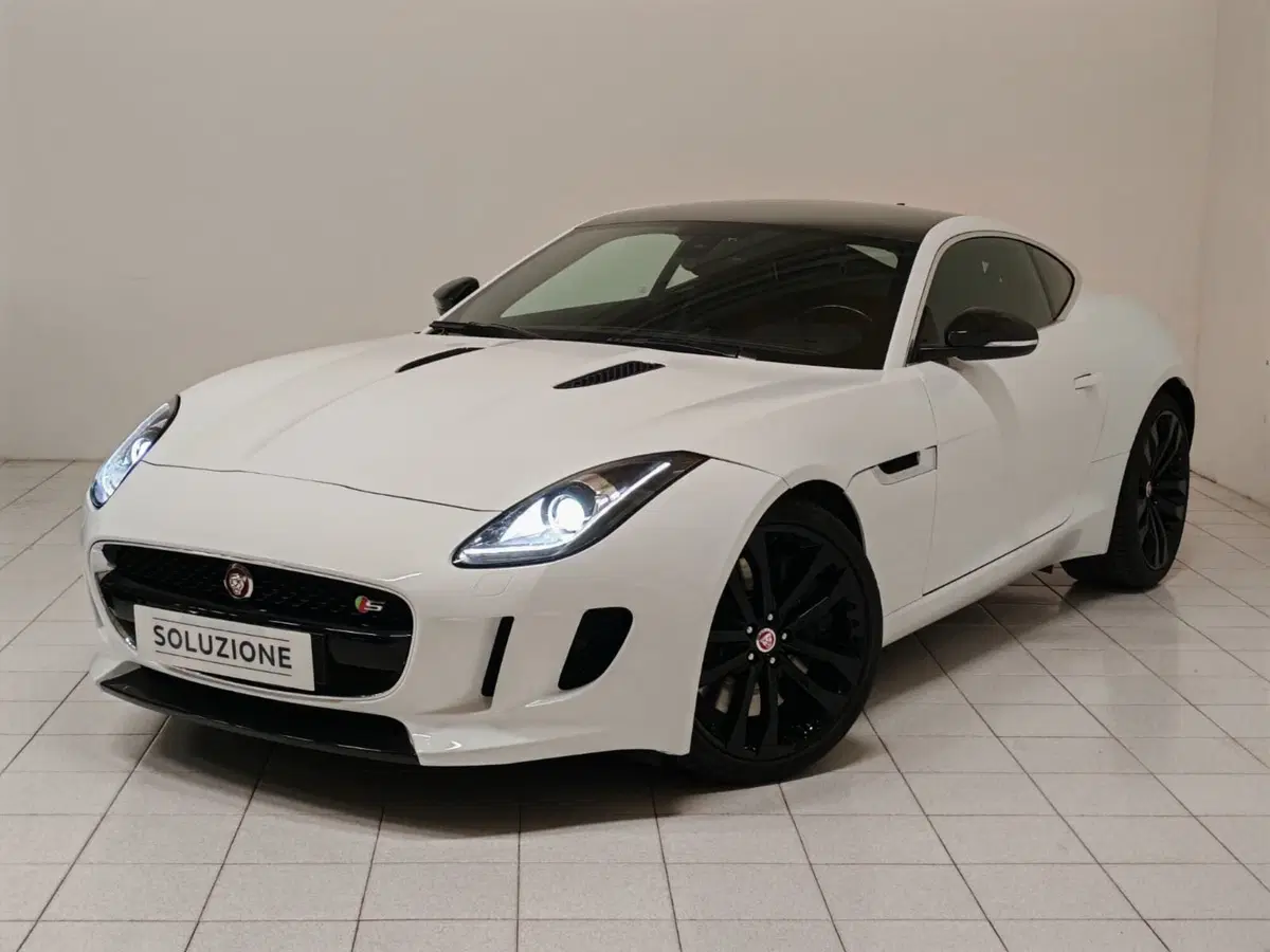 Jaguar F-Type Coupé usata a Novara