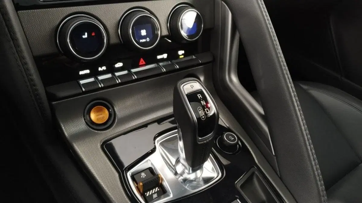 Jaguar F-Type Coupé usata a Novara (15)