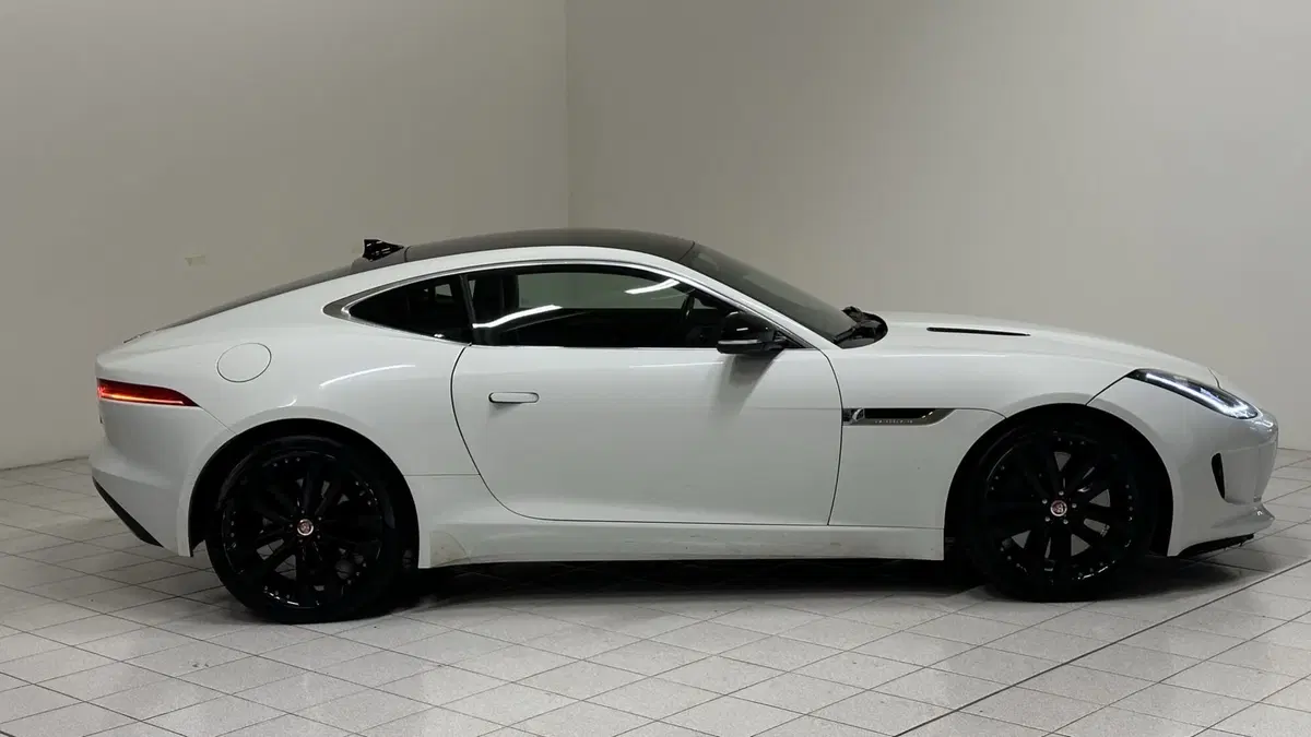 Jaguar F-Type Coupé usata a Novara (6)
