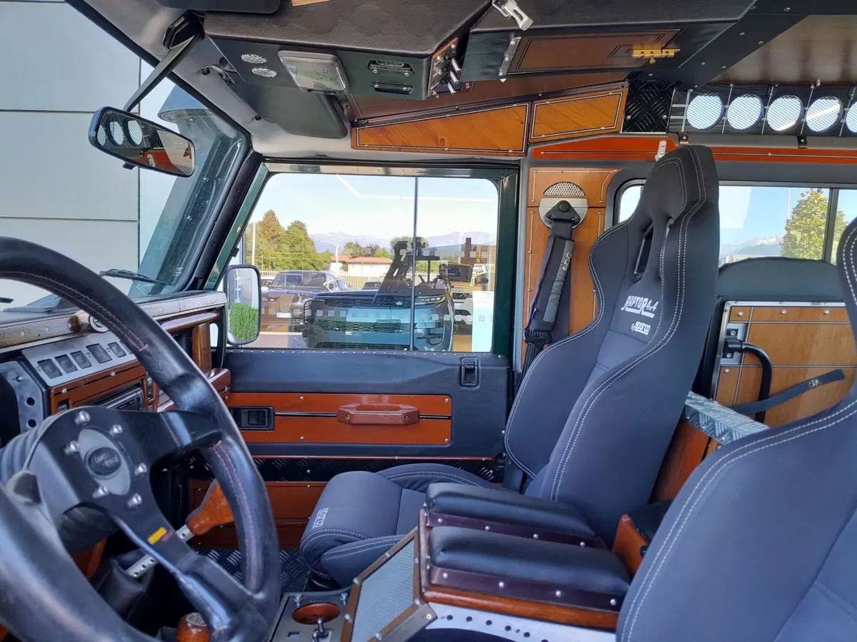 Land Rover Defender usata a Cuneo (12)