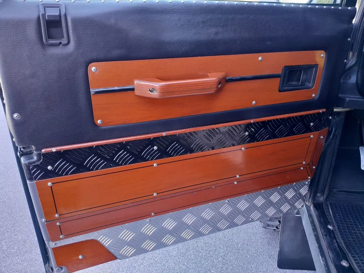Land Rover Defender usata a Cuneo (15)