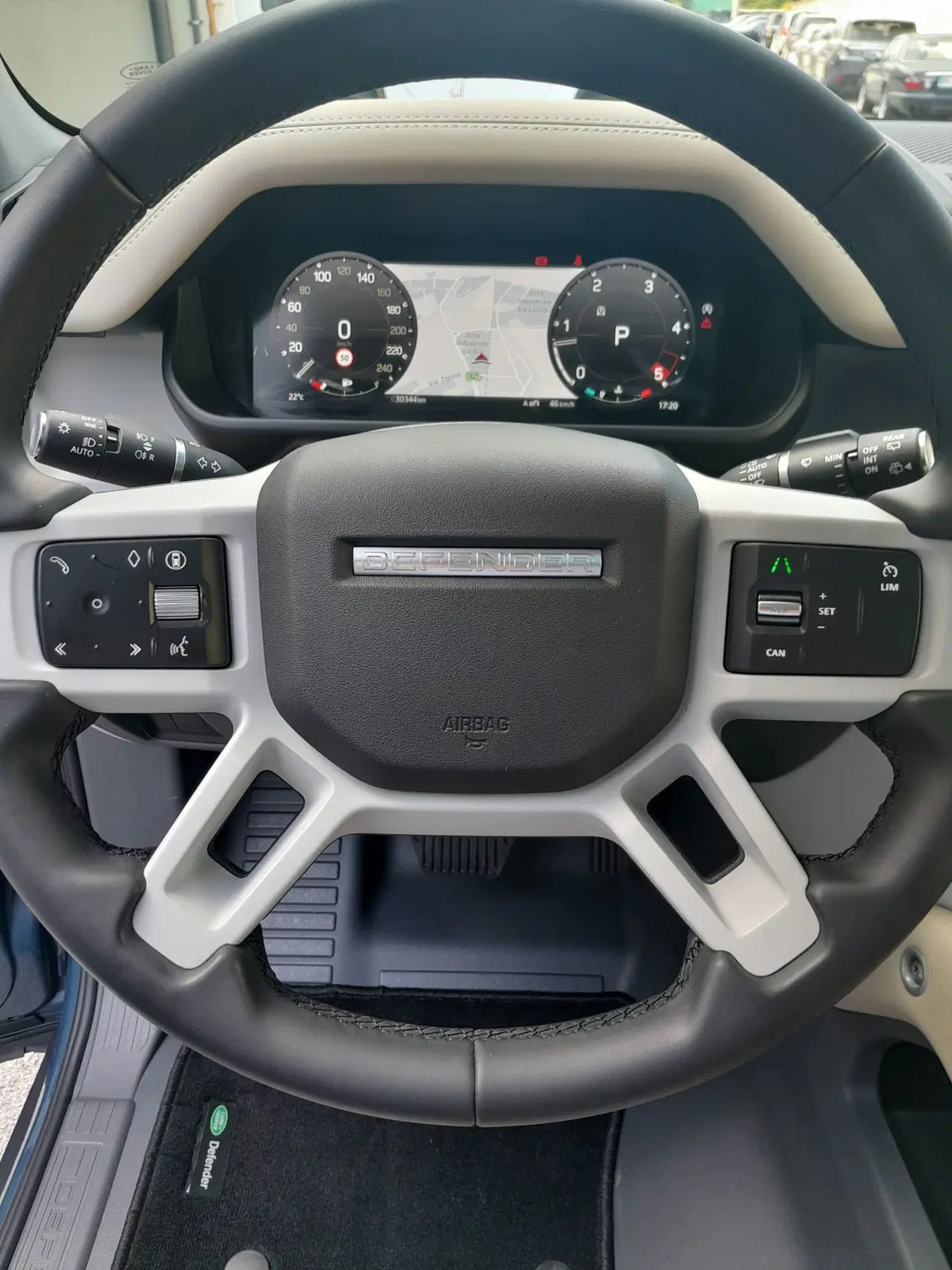 Land Rover Defender usata a Cuneo (11)