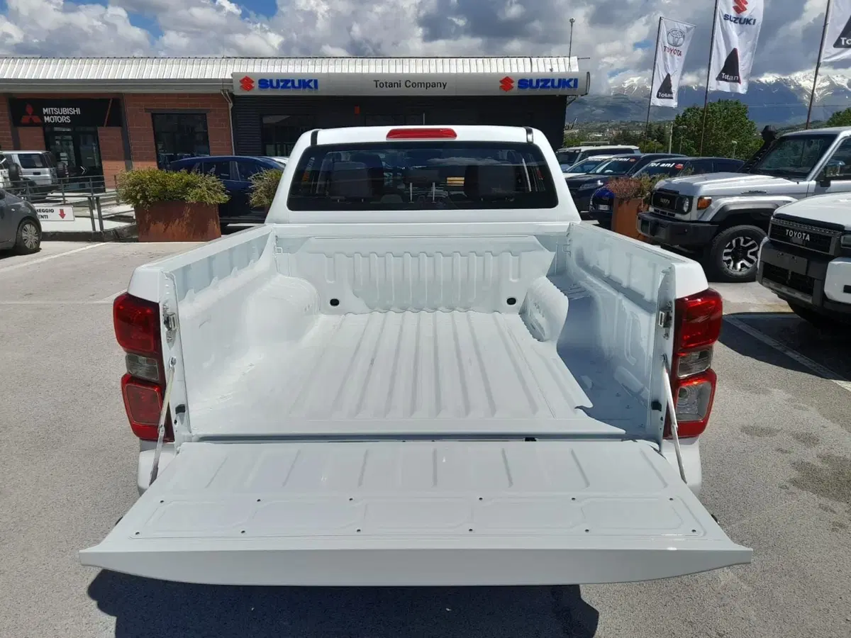 Isuzu D-Max Pick-up nuova a L'Aquila (4)
