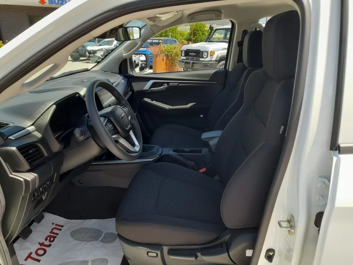 Isuzu D-Max Pick-up nuova a L'Aquila (6)