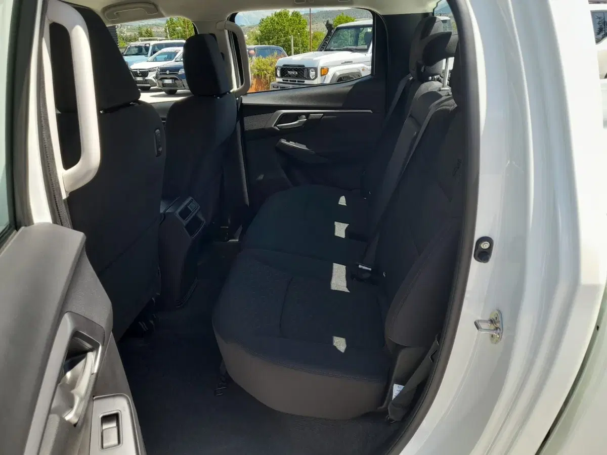 Isuzu D-Max Pick-up nuova a L'Aquila (10)