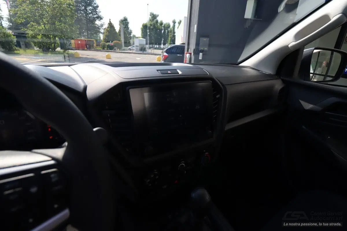 Isuzu D-Max Pick-up nuova a Bologna (11)