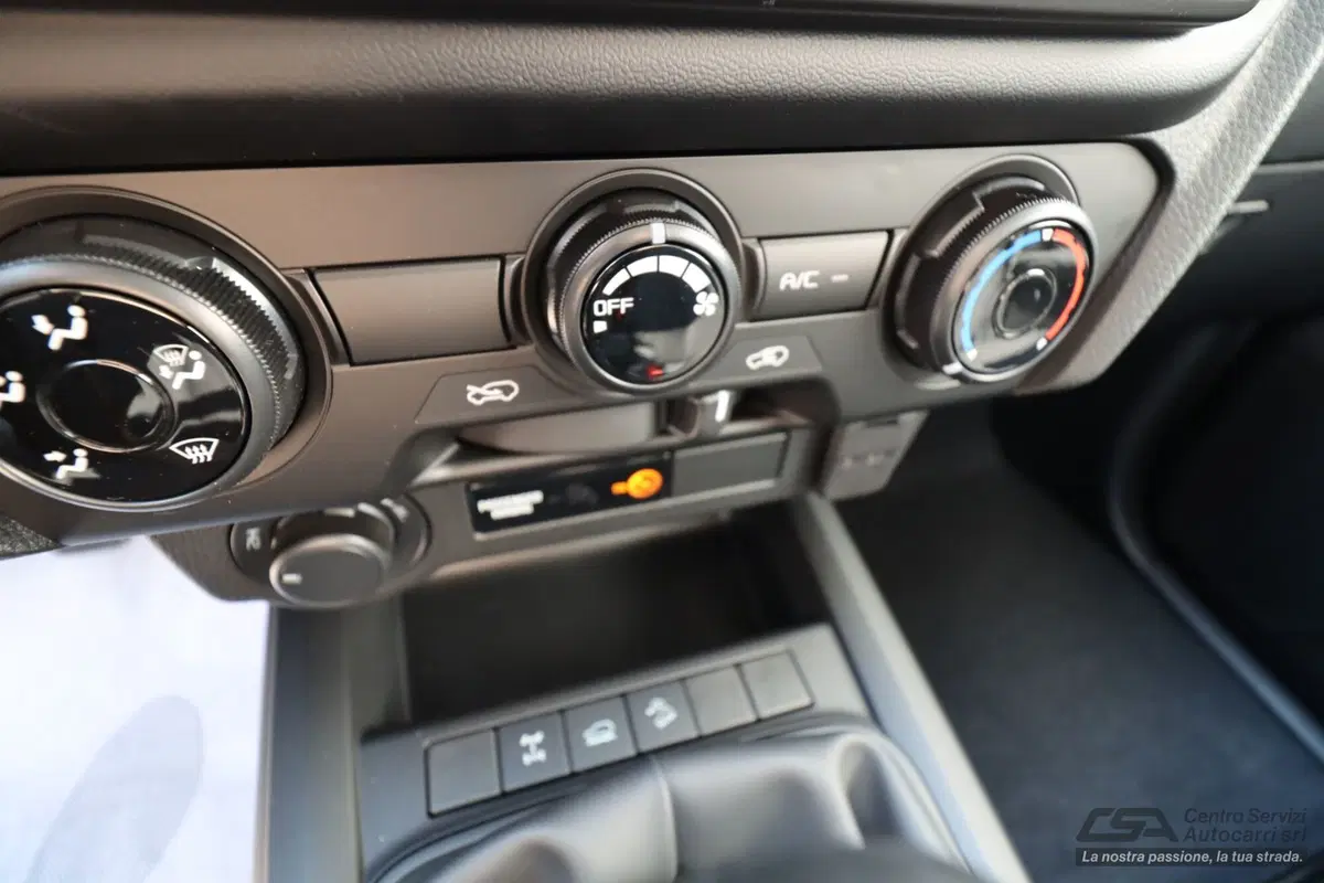 Isuzu D-Max Pick-up nuova a Bologna (12)