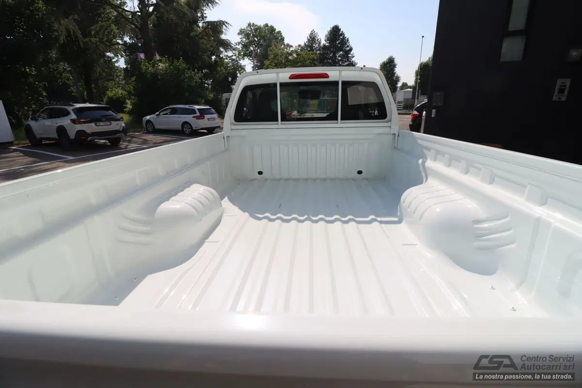 Isuzu D-Max Pick-up nuova a Bologna (7)