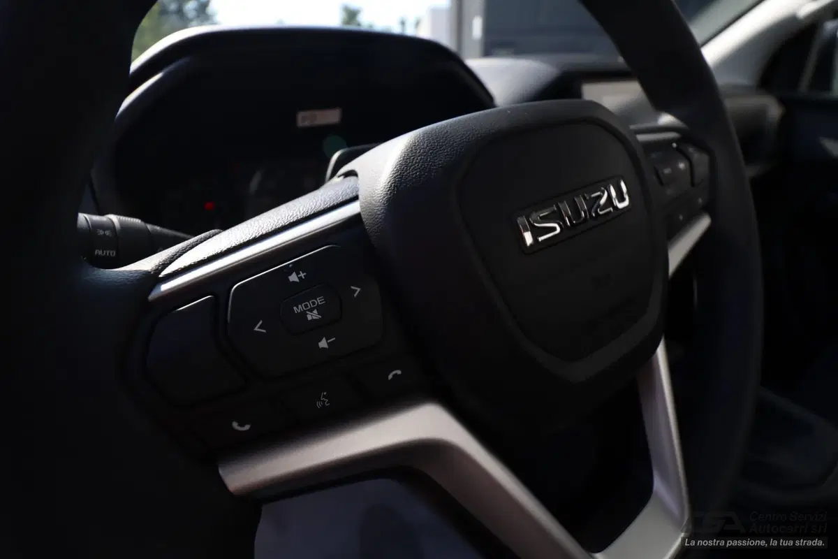 Isuzu D-Max Pick-up nuova a Bologna (9)