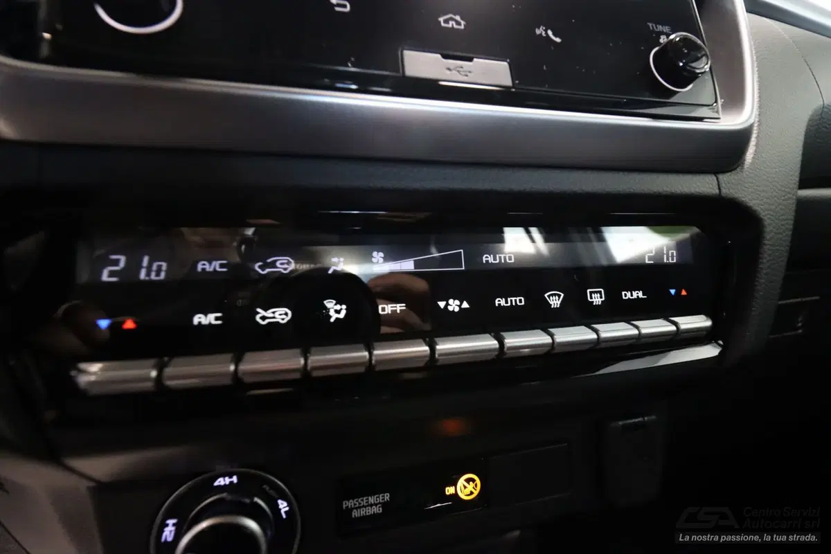 Isuzu D-Max Pick-up nuova a Bologna (12)