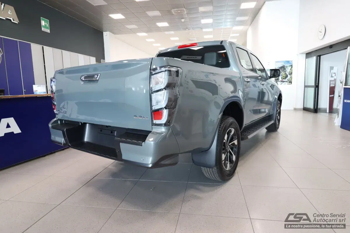 Isuzu D-Max Pick-up nuova a Bologna (3)