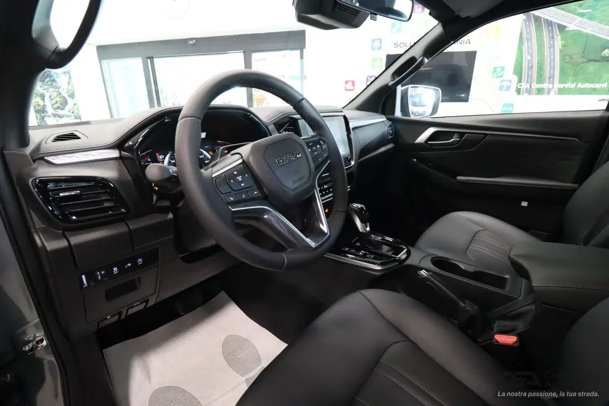 Isuzu D-Max Pick-up nuova a Bologna (7)