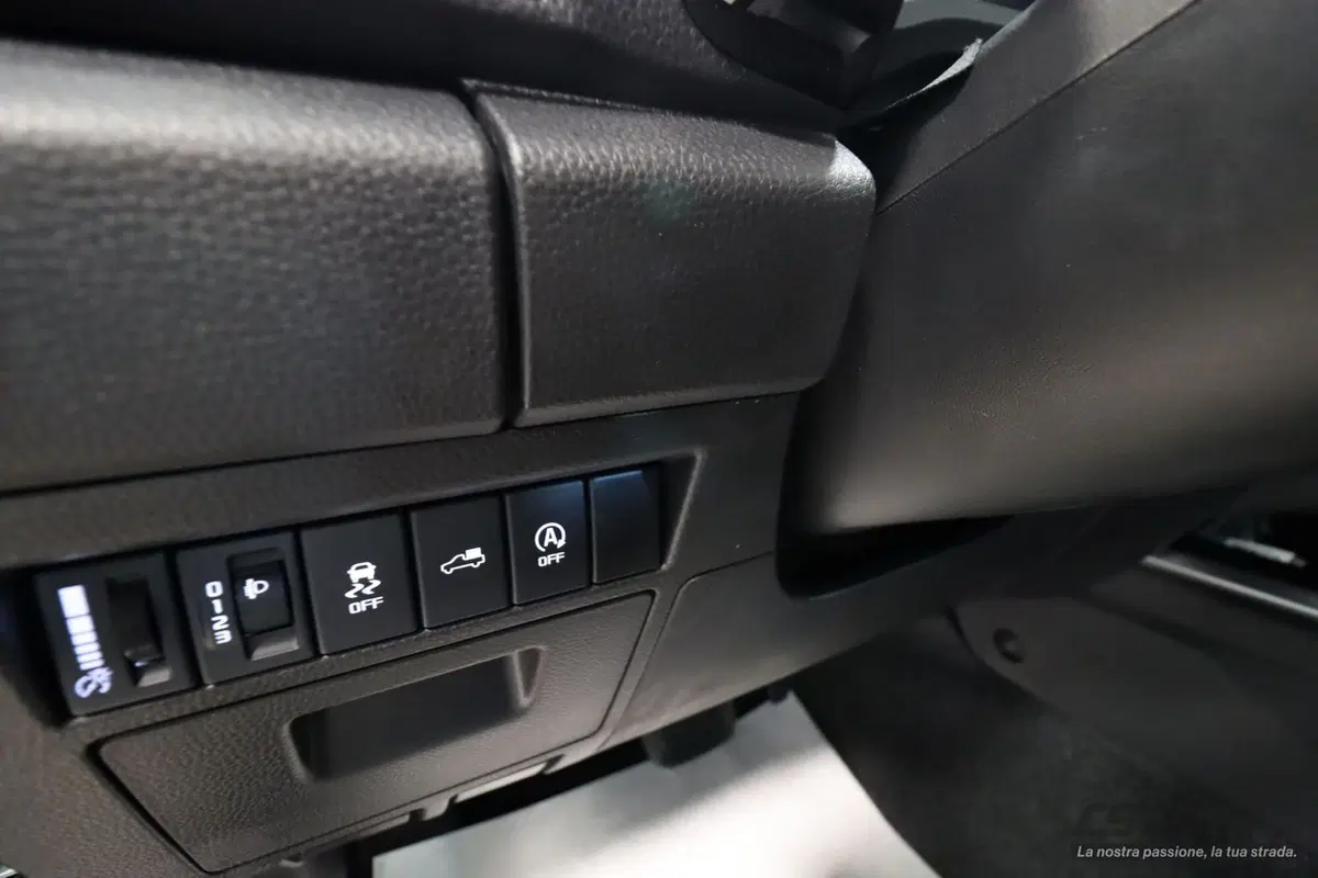 Isuzu D-Max Pick-up nuova a Bologna (9)