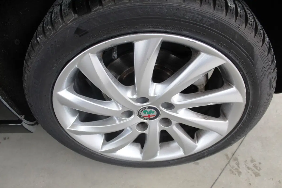 Alfa Romeo Giulietta usata a Terni (15)