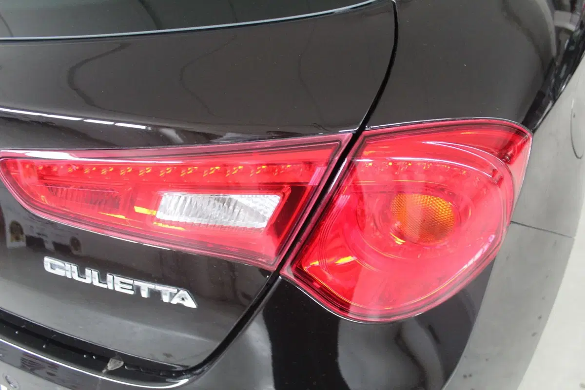Alfa Romeo Giulietta usata a Terni (17)