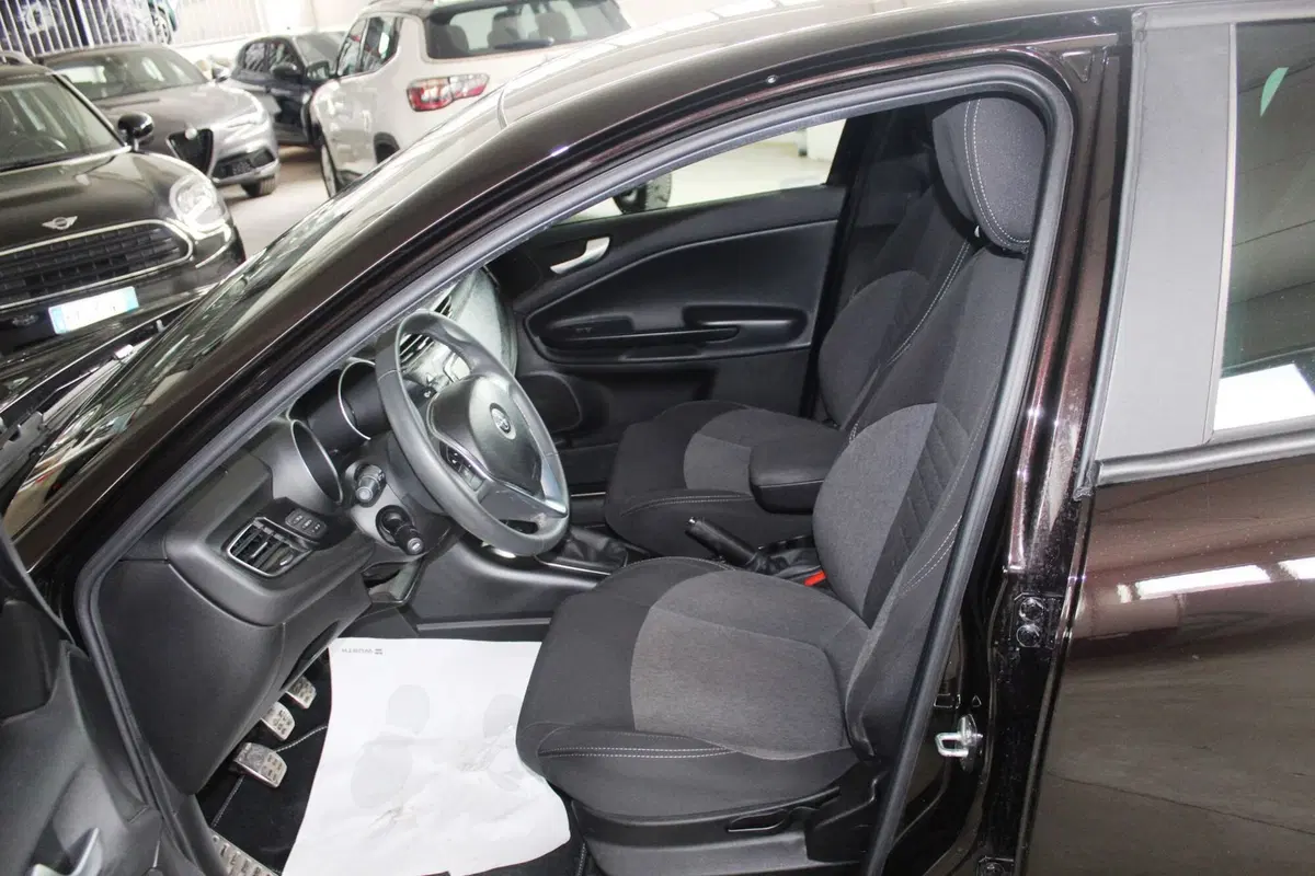 Alfa Romeo Giulietta usata a Terni (7)