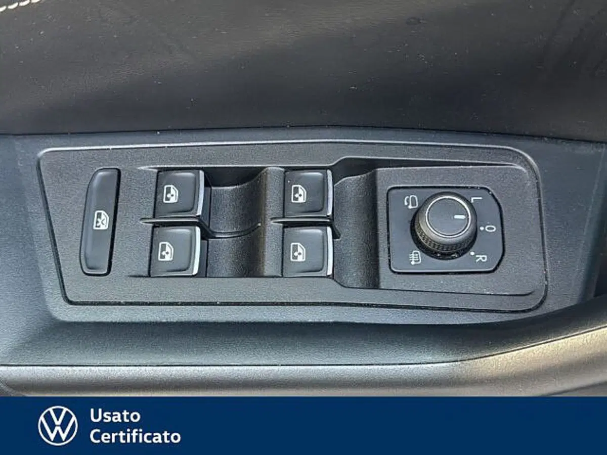 Volkswagen T-Roc usata a Vicenza (12)