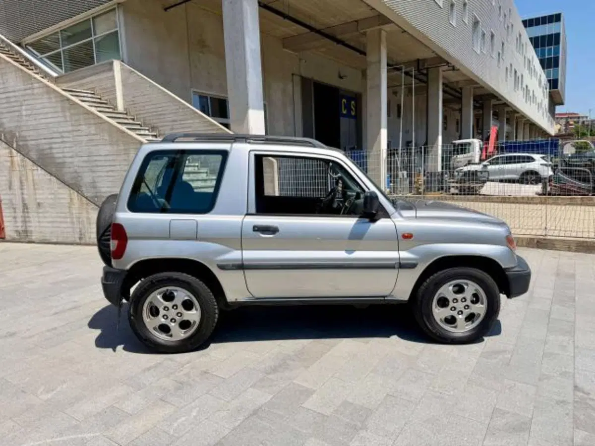 Mitsubishi Pajero usata a Savona (3)