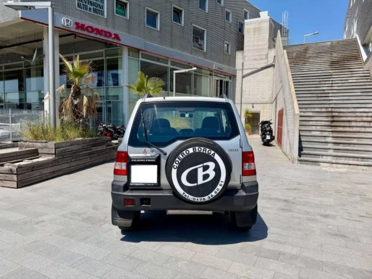 Mitsubishi Pajero usata a Savona (5)