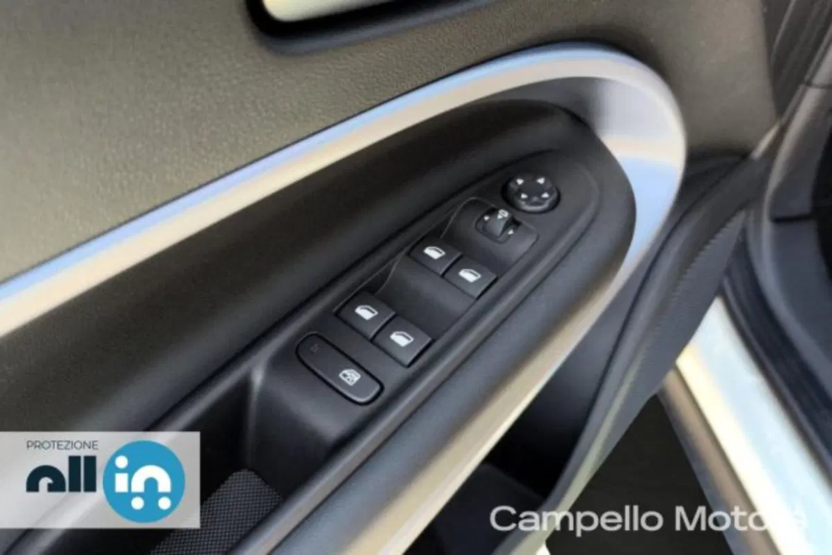 Jeep Avenger nuova a Venezia (18)