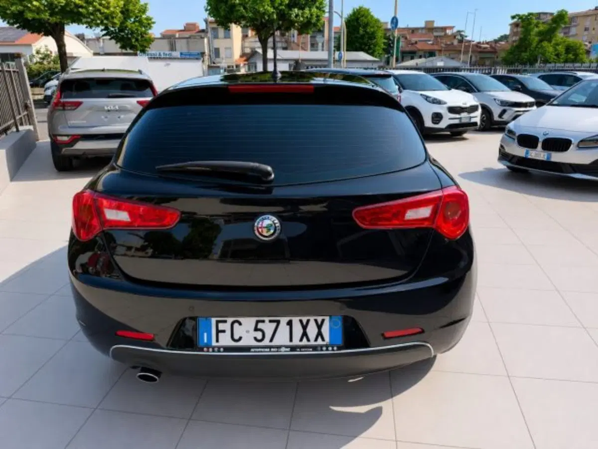 Alfa Romeo Giulietta usata a Firenze (5)