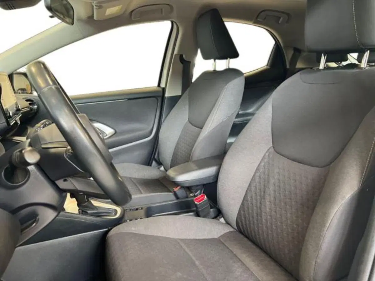 Toyota Yaris Cross usata a Vercelli (7)