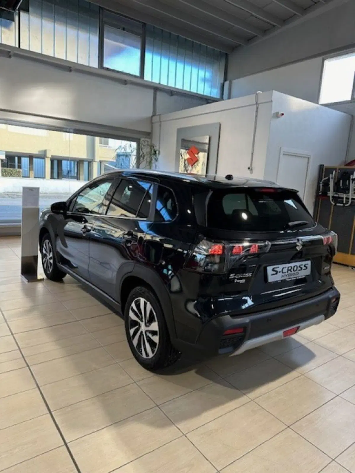 Suzuki S-Cross nuova a Novara (13)