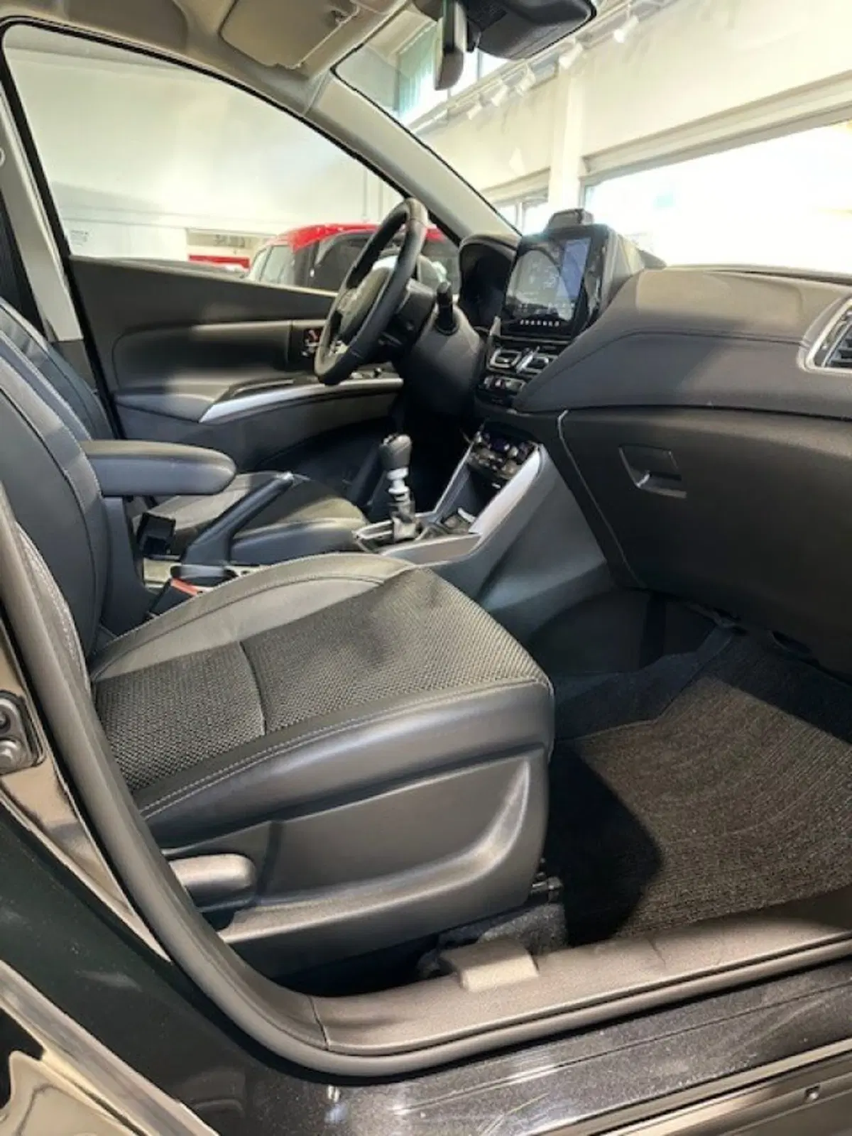 Suzuki S-Cross nuova a Novara (9)