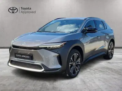 Toyota bZ4X ev Lounge awd-i 218cv del 2024 usata a Roma